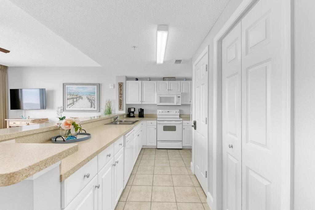 Beachfront Condo #607 At Majestic Beach Resort Panama City Beach Exterior photo